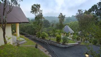 Presidential Villa, 1 King Bed, Bathtub, Garden View | Garden view