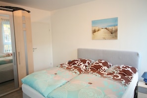 Comfort-huoneisto, 1 makuuhuone, tupakointi kielletty, osittainen merinäköala | 1 makuuhuone, untuvapeitot, yksilöllisesti sisustettu