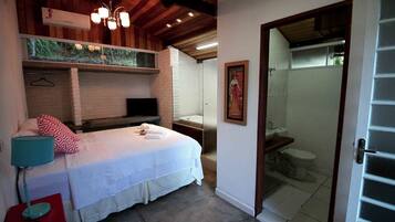 Quarto luxo, 1 cama Queen, banheira de imersão | Frigobar, cortinas blackout, quartos à prova de som, berços (sobretaxa)