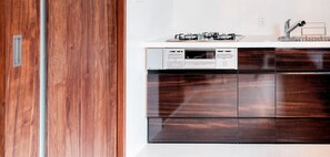 Appartement | Cuisine privée | Réfrigérateur, micro-ondes, plaque de cuisson
