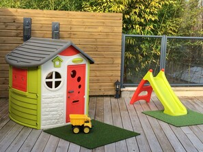 Children's play area - outdoor