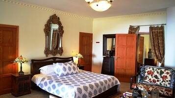 Presidential Double Room, 1 King Bed, Non Smoking, City View | Terrace/patio