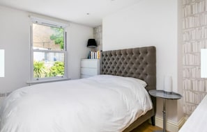 Apartment (1 Bedroom) | 1 bedroom, iron/ironing board, free WiFi - 1 Bedroom Apartment in Queen's Park (London)
