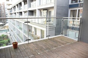 Apartment (1 Bedroom) | Balcony