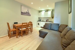Apartment (1 Bedroom) | Living room | TV - Beautiful 1 Bedroom Flat in Chic Marylebone (London)