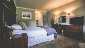 Luxury-Doppelzimmer | Verdunkelungsvorhänge, Bügeleisen/Bügelbrett, kostenloses WLAN