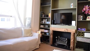 TV - 1 Bedroom Flat Near Hyde Park (London)