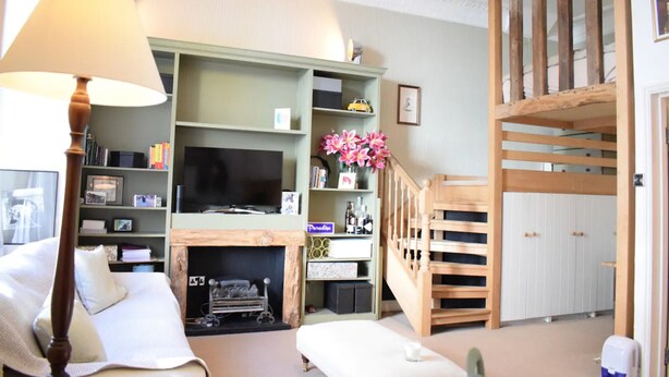 TV - 1 Bedroom Flat Near Hyde Park (London)