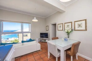 House (1 Bedroom) | Dining - Perfect Getaway in Clifton (Cape Town)