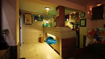 Quầy tiếp tân