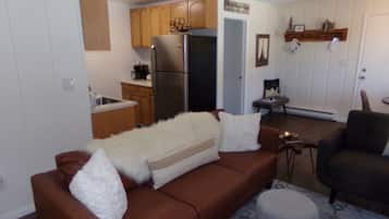 Condo, Multiple Beds, Mountain View (Blue River Condos 3 Bed 2 Bath BRLR) | Private kitchen | Full-sized fridge, microwave, oven, dishwasher