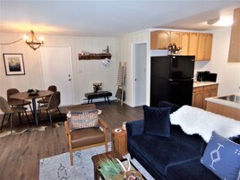 Flat-screen TV, fireplace