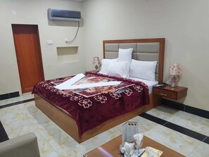 Free WiFi - The King Hotel (Multan)