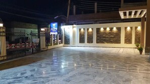 Exterior - The King Hotel (Multan)