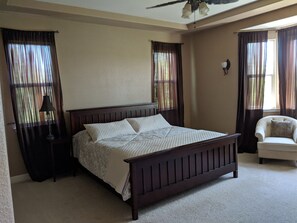 3 habitaciones, escritorio, wifi y ropa de cama 