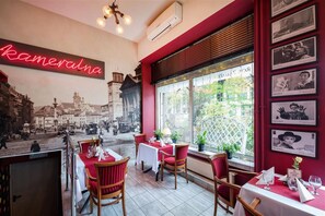 Restaurant - MTB Apartamenty Kopernika (Warsaw)