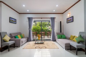 Fernseher, DVD-Player, Bücher