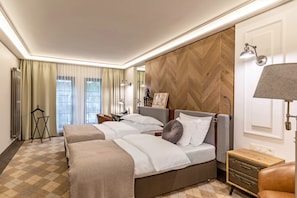 Triple Room | Hypo-allergenic bedding, in-room safe, desk, laptop workspace