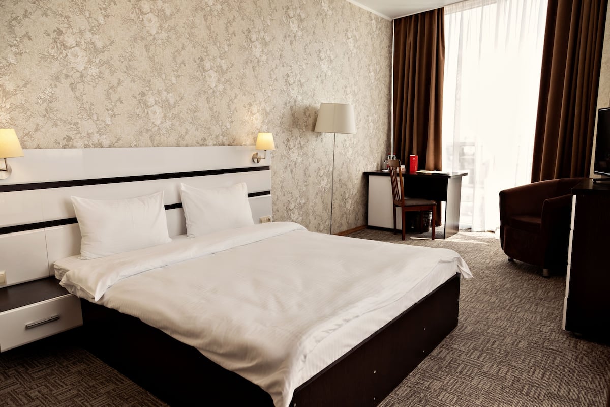 Superior-Zimmer, 1 King-Bett, Balkon | Schreibtisch, laptopgeeigneter Arbeitsplatz, Bügeleisen/Bügelbrett