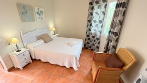 2 bedrooms, iron/ironing board, free WiFi