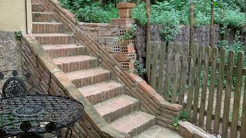 ห้องสตูดิโอสวีท | ลานระเบียง/นอกชาน