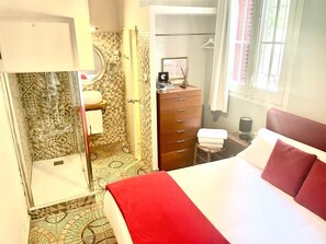 Habitación doble | Ropa de cama de alta calidad y colchones Tempur-Pedic