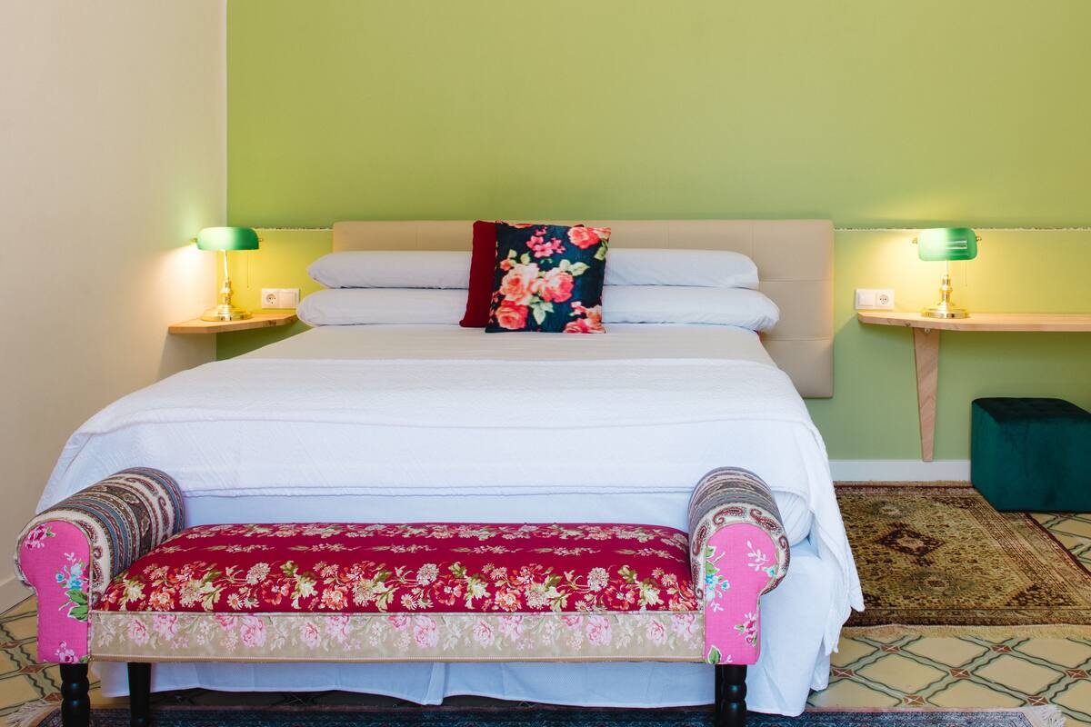 Studio Suite, Balcony (Torre Barcelona) | Premium bedding, Tempur-Pedic beds, blackout curtains, soundproofing