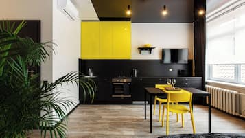 Apartament | Private kitchen | Fridge, oven, stovetop, dishwasher
