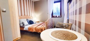 Chambre double, 1 lit double, non-fumeur | Accès au Wi-Fi (inclus), literie fournie
