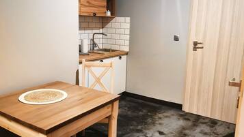 Family Studio | Free WiFi, bed sheets