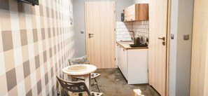 Double Room, 1 Katil Kelamin (Double), Non Smoking | Wi-fi percuma, cadar katil 