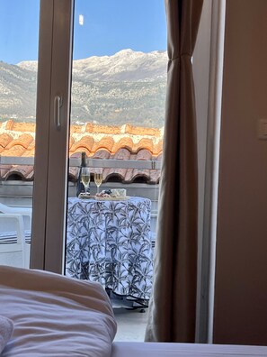 Leilighet – comfort, 1 queensize-seng, ikke-røyk, byutsikt | Fjellutsikt