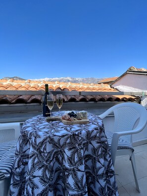 Comfort Apartment, 1 Queen Bed, Non Smoking, City View | Balcony - Villa Merci Budva (Budva)