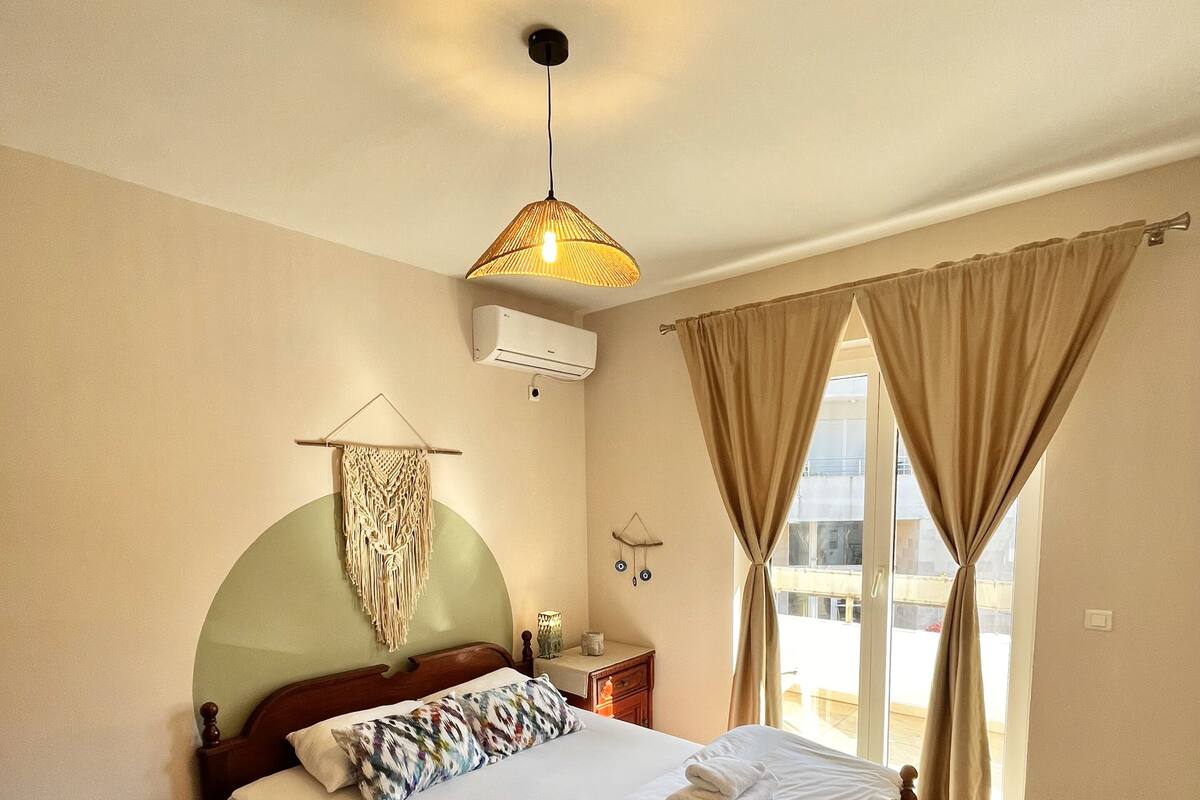 Suite, City View | Minibar, in-room safe, iron/ironing board (on request), WiFi (free)