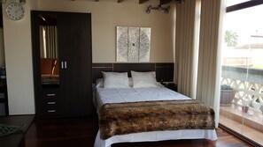 1 bedroom, desk, iron/ironing board, travel crib - Luxury Loft in Gran Canaria. Jacuzzi and Free WIFI. (Sta Brígida)