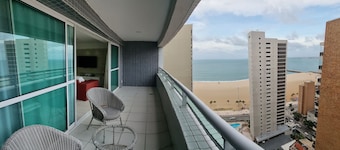 Beach Class Residence by SOLEMAR