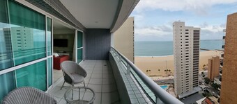 Beach Class Residence by SOLEMAR