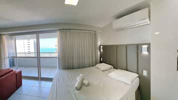 Panoramic Apartment | 2 bedrooms, blackout drapes, free WiFi, bed sheets