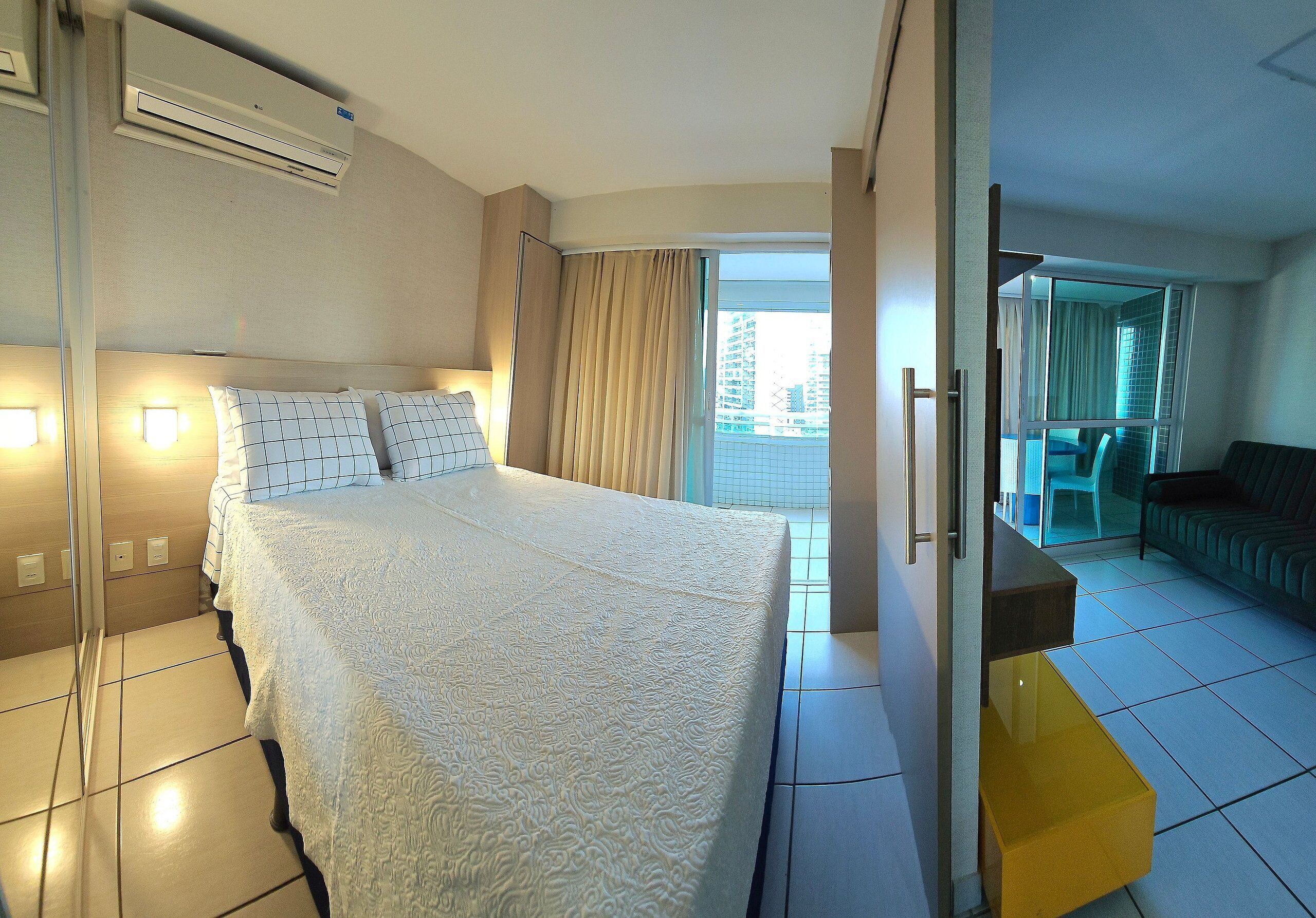 Club Apartment | 2 bedrooms, blackout drapes, free WiFi, bed sheets