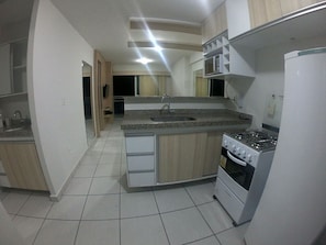 Appartement Familial | Cuisine privée | Cafetière/bouilloire, tables à manger