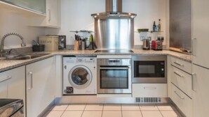 Apartment (2 Bedrooms) | Private kitchen - 2 Bedroom Apartment in Central London (London)
