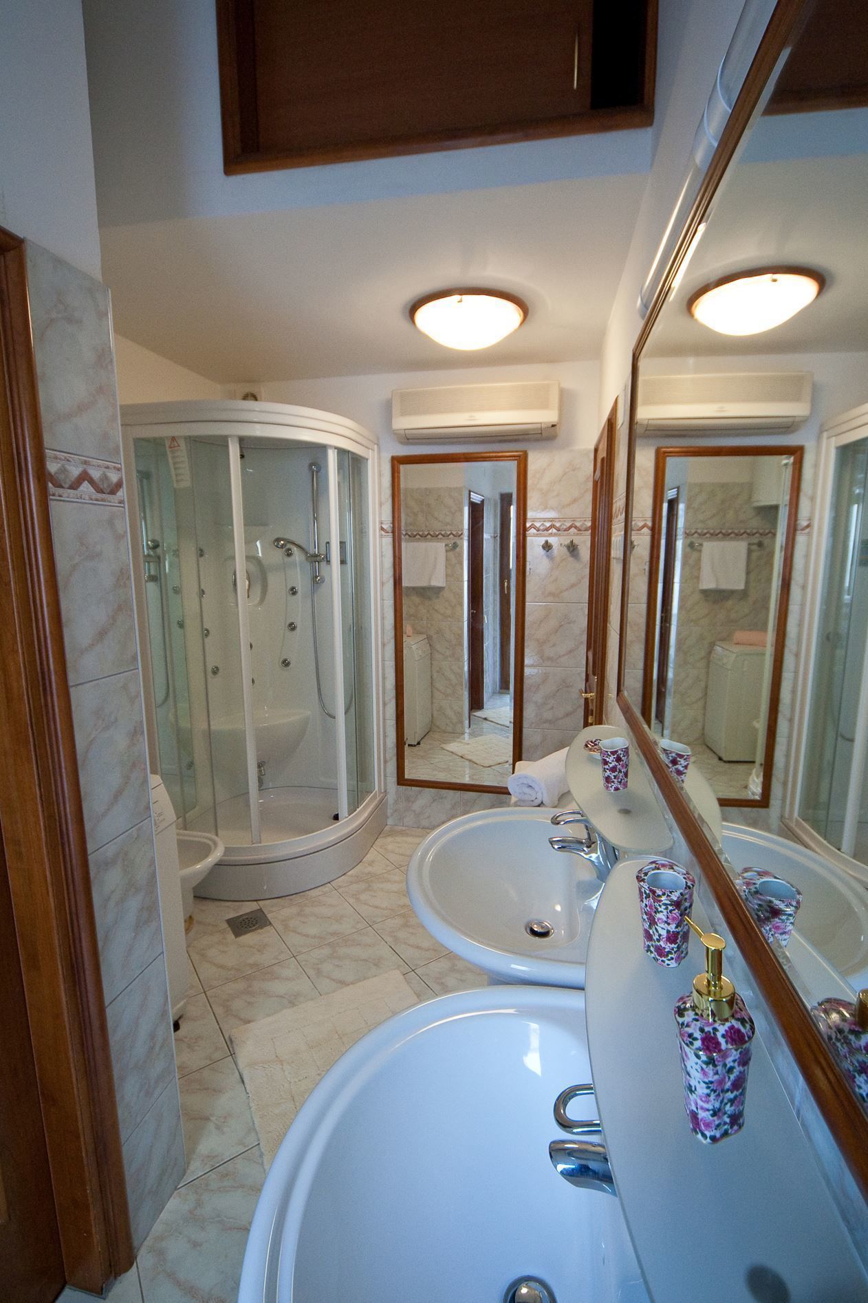 Appartamento Basic, 2 camere da letto | Bagno | Doccia, set di cortesia gratuito, asciugacapelli, bidet