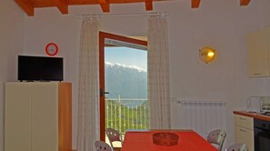 Apartment, 2 Bedrooms, 2 Bathrooms (Margherita) | In-room dining - Casa Belvedere (Tremosine)