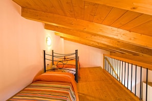Apartment, 2 Bedrooms, 2 Bathrooms (Margherita) | Desk, cribs/infant beds, rollaway beds, WiFi