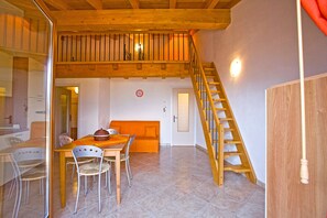 Apartment, 2 Bedrooms, 2 Bathrooms (Margherita) | In-room dining - Casa Belvedere (Tremosine)