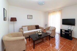 Apartment, 1 Bedroom | Living room | Flat-screen TV, DVD player - Apartments Casa Mia (Crikvenica)