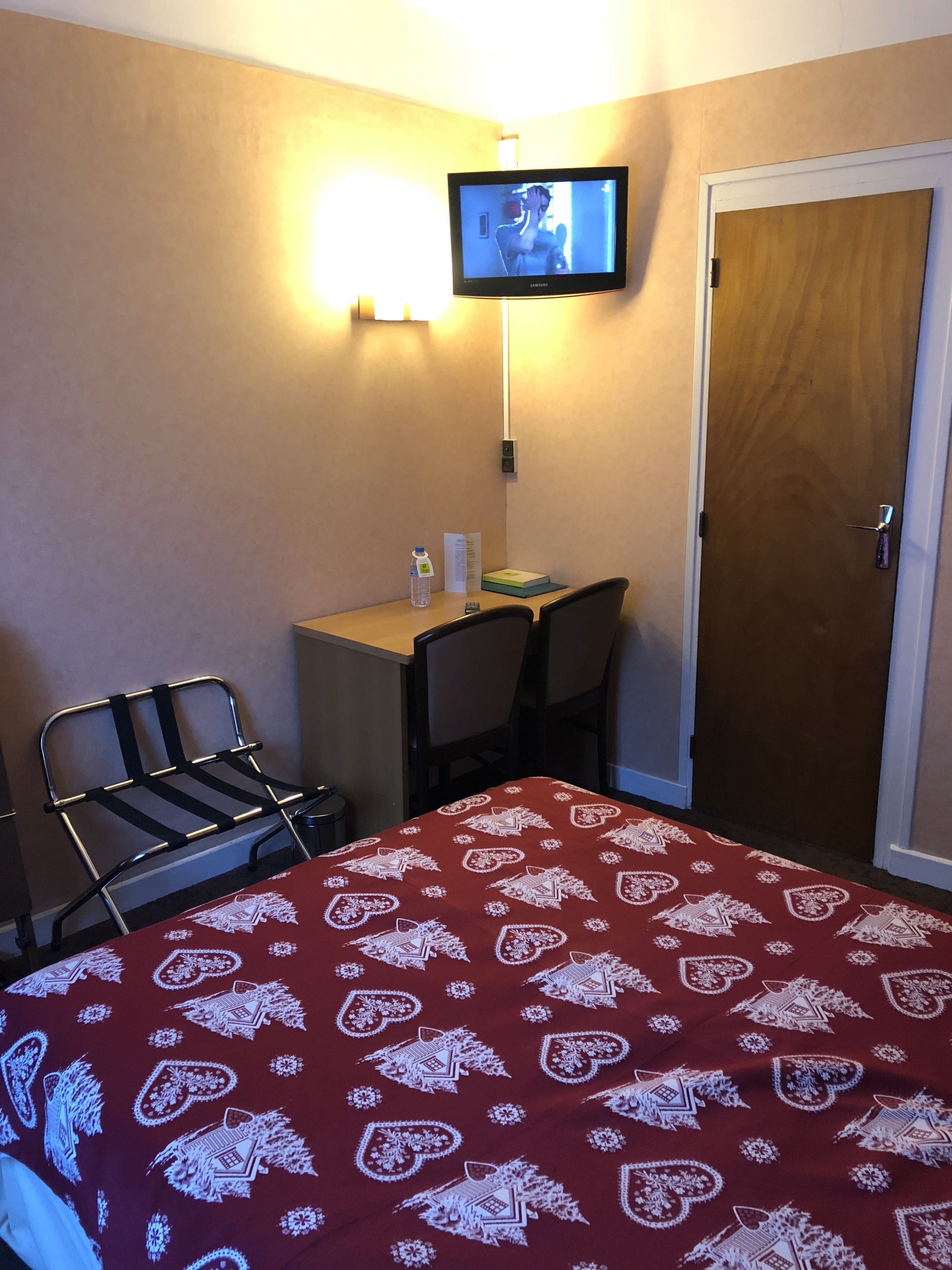 双人房, 1 张双人床, 无烟房 | 办公桌、遮光窗帘、熨斗/熨板、免费 WiFi