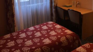 Twin Room, 2 Twin Beds, Non Smoking | Desk, blackout drapes, iron/ironing board, free WiFi