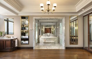 Rainfall showerhead, eco-friendly toiletries, hair dryer, slippers