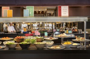 Daily buffet breakfast for a fee - Barcelo Istanbul (Istanbul)